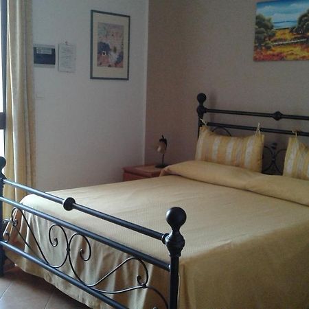 B&B Il Giardino Degli Ulivi Torre Santa Sabina Eksteriør billede