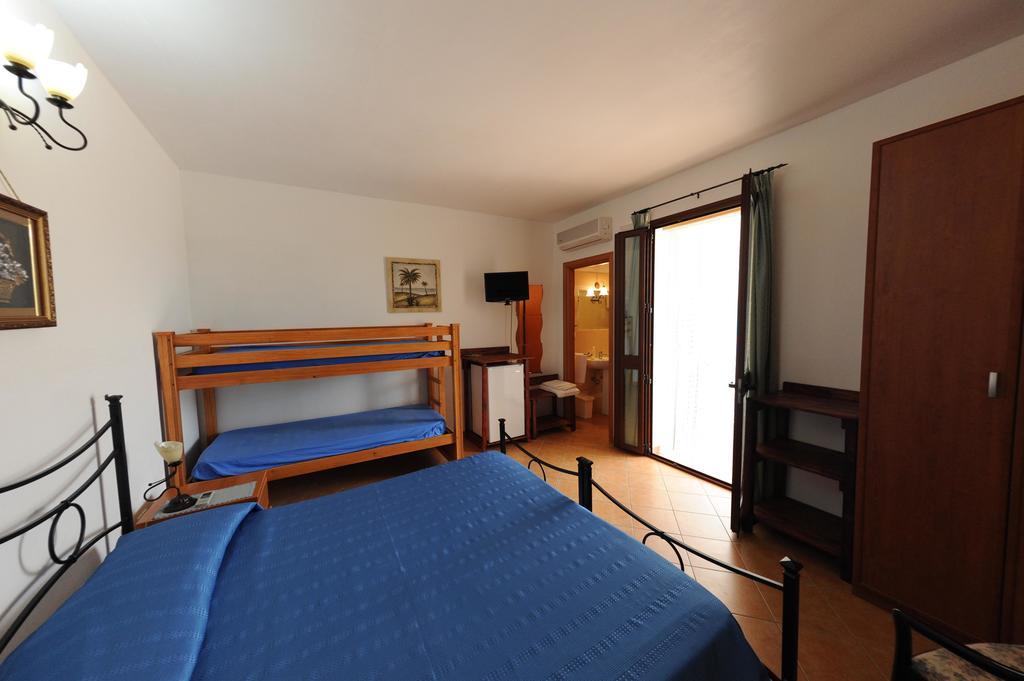 B&B Il Giardino Degli Ulivi Torre Santa Sabina Eksteriør billede